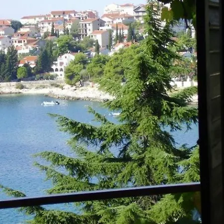 In Okrug Gornji With Sea View, Terrace, Air Conditioning, Wifi 5106-4 Apartment