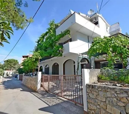 In Okrug Gornji With Sea View, Terrace, Air Conditioning, Wifi 5106-4 Apartment Trogir
