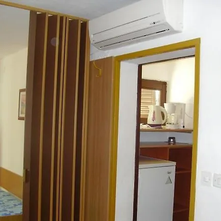 In Okrug Gornji With Sea View, Terrace, Air Conditioning, Wifi 5106-4 Apartment